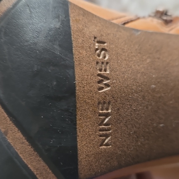 Size 9 Nine West Boat - Picture 4 of 8